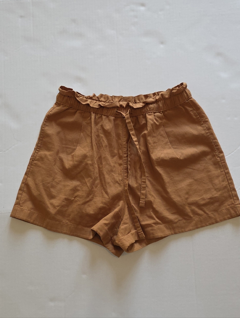 UNIQLO Camel Linen Women Shorts Elastic Waist Eurosummer Coastal Resortwear